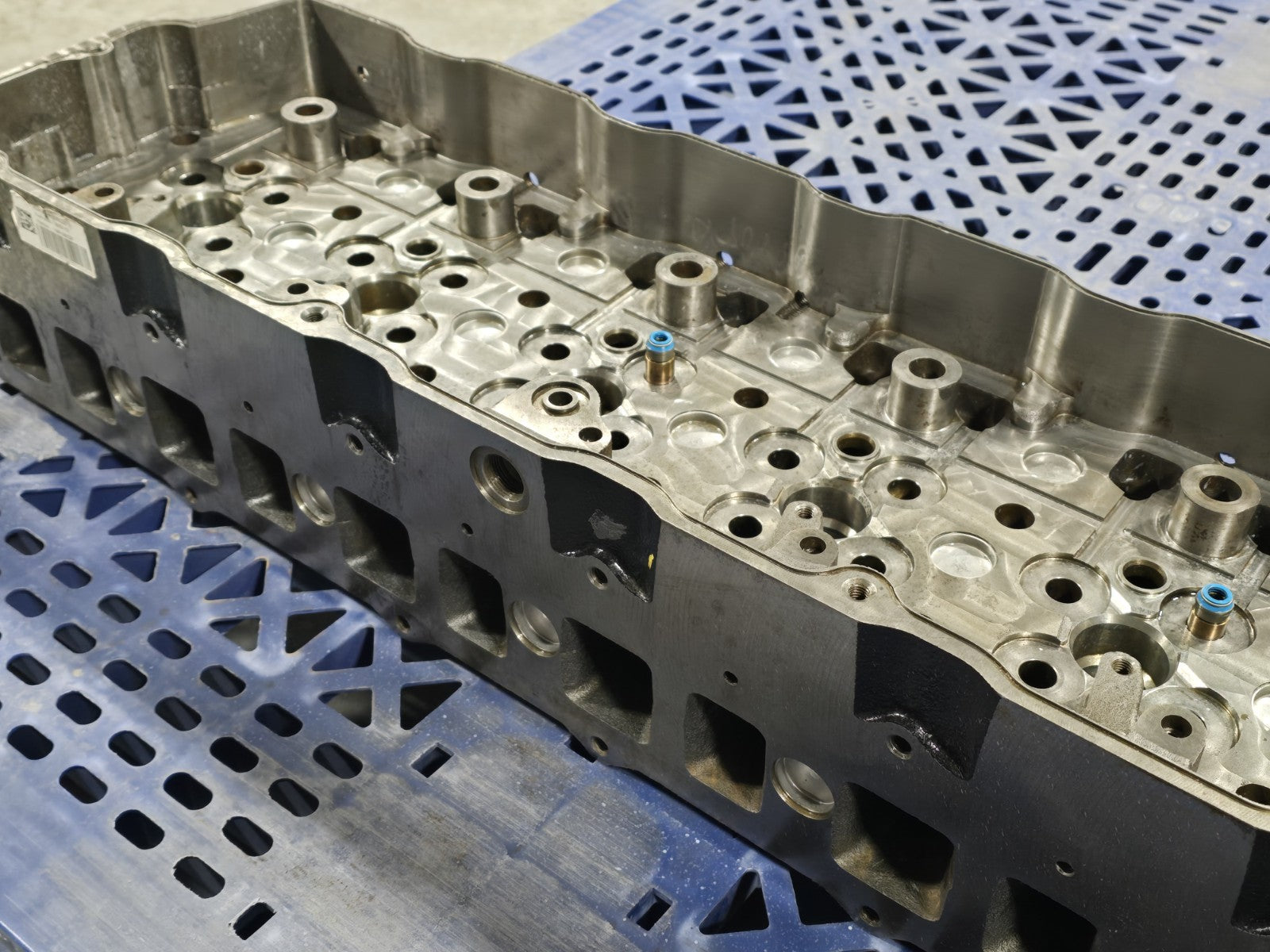 REMANUFACTURED / MOD 1891092C91 International DT466 Cylinder Head  (10341548)