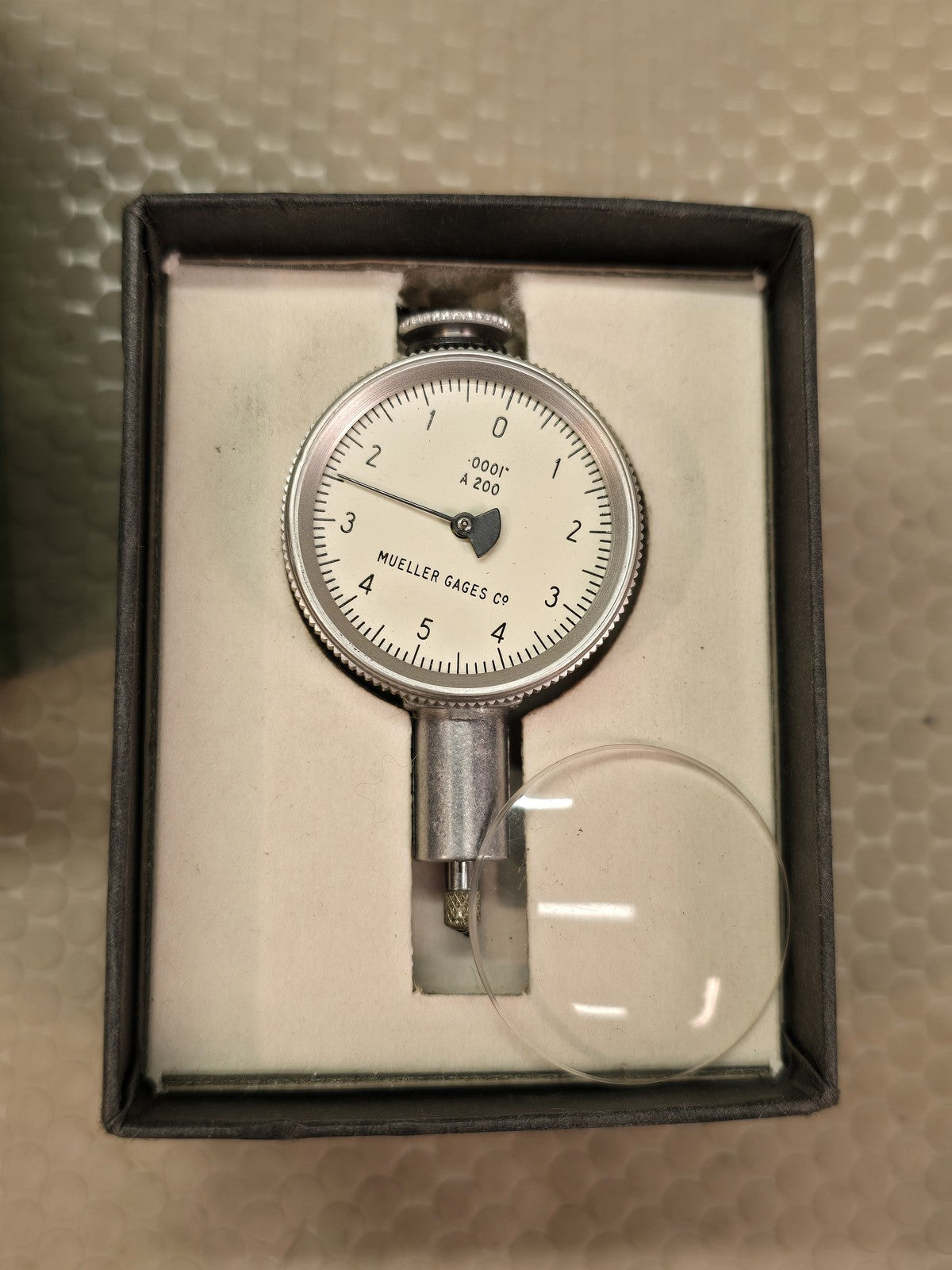 Mueller  IND-61012 A-200 .0001" Dial Indicator Precision Gage