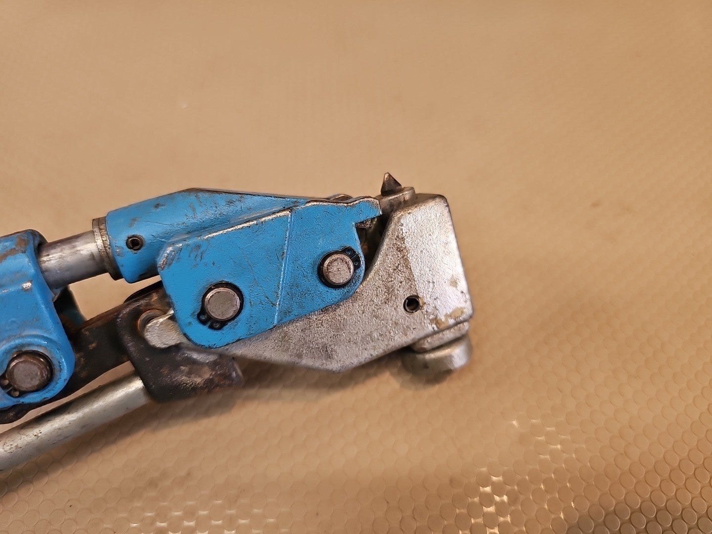 Band-it T274 Center Punch Banding Hand Tool