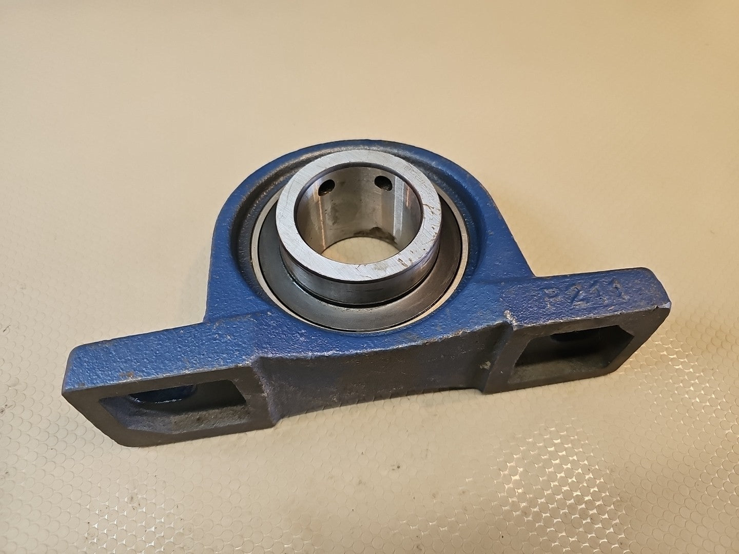 QTY 1 Peer Pillow Block Bearing P211 UC211-32 2" Bore LIGHT USE & Smooth Bearing