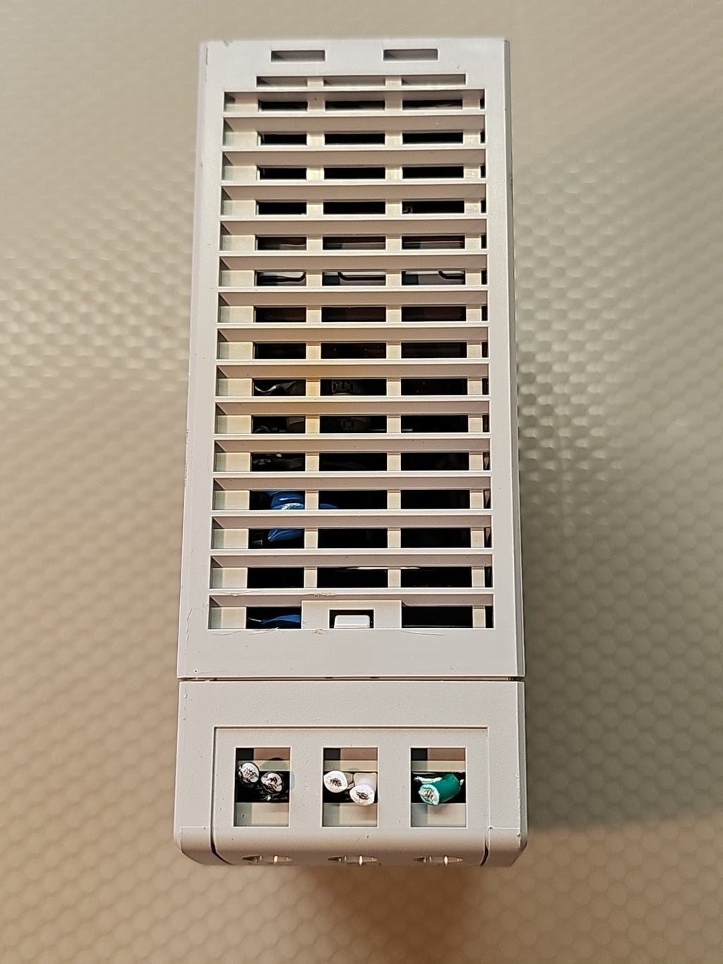 IDEC PS5R-SE24 POWER SUPPLY 100-240VAC, 2.3A, 50/60HZ, 90W OUTPUT, PS5RSE24