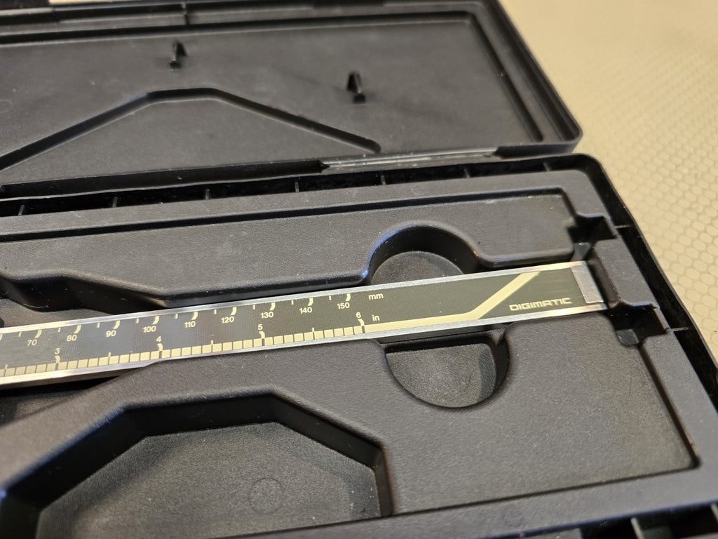 Mitutoyo 500-133 CD-6"B Digimatic 0-6" Digital Caliper with Case