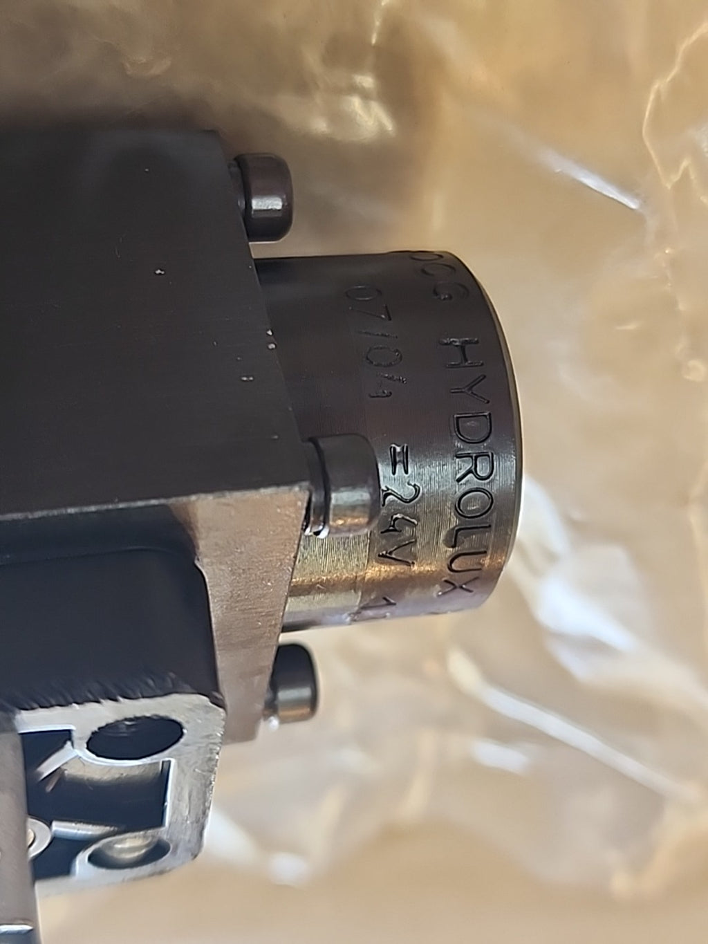 MOOG K-14532-C 34-5-4 HYD. SOLENOID VALVE, 24V,  XEB13330-000-00