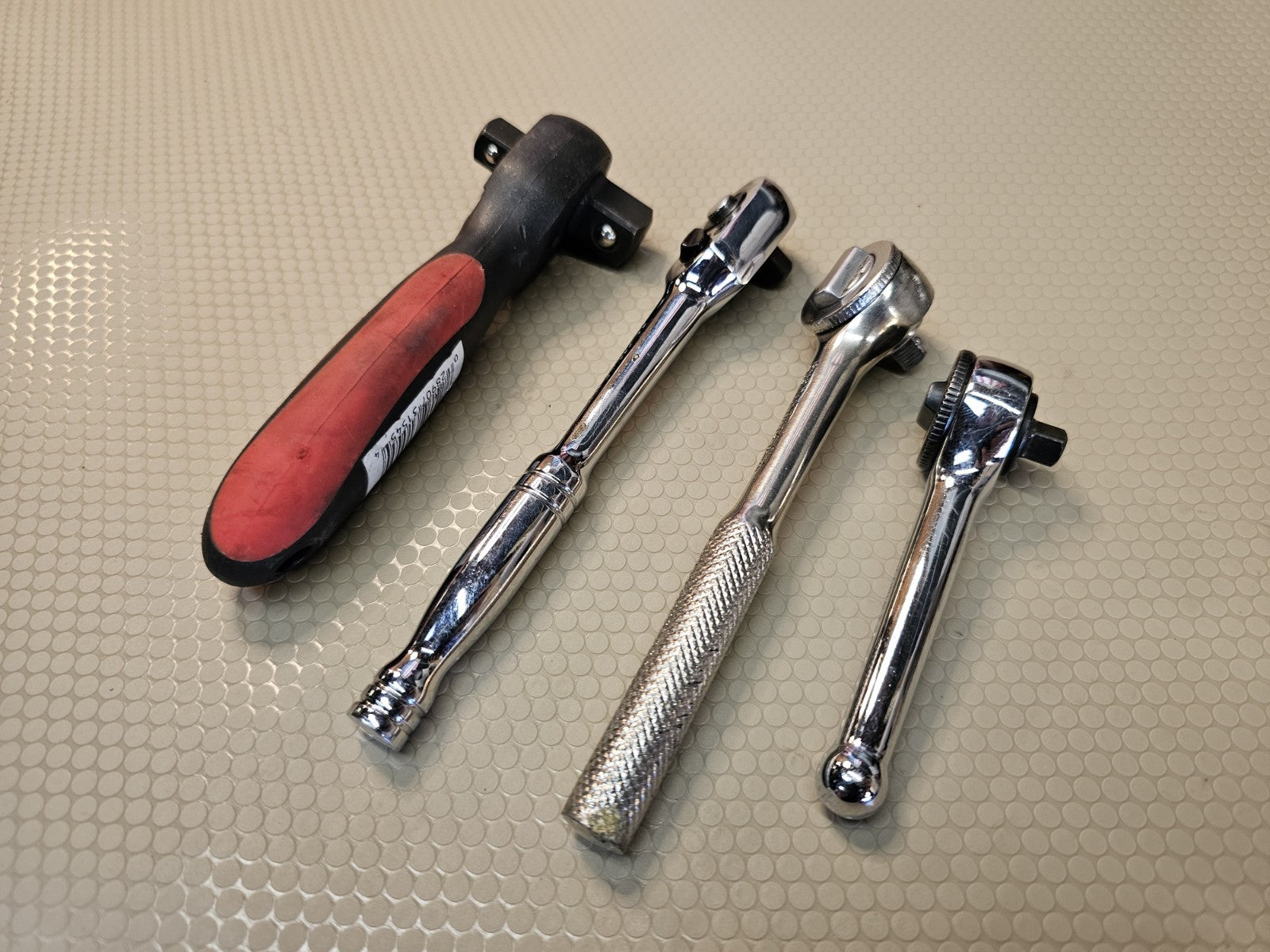 4 Powerbuilt CT-V Ratchet 1/4 & 3/8" Drive GREAT WORKING CONDITION.  107