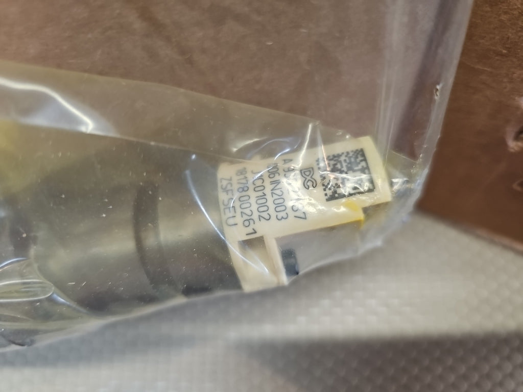 NEW OEM Mercedes MTU Injector 9360701787, 9360702187, 9360701887 Genuine Atego