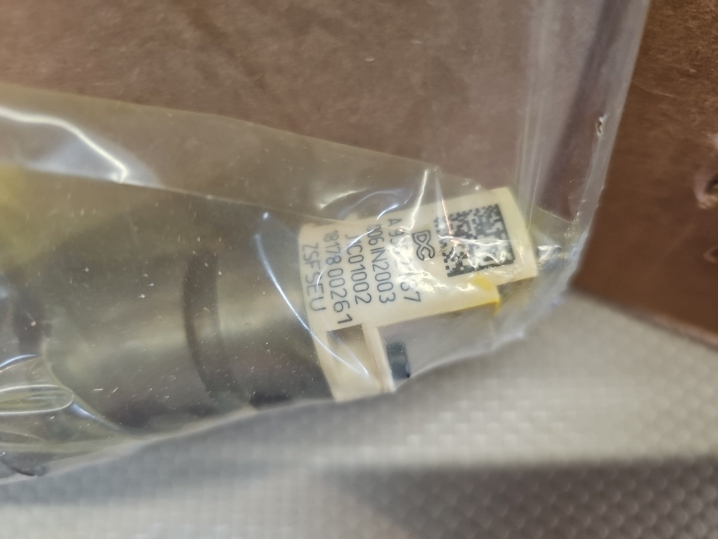 NEW OEM Mercedes MTU Injector 9360701787, 9360702187, 9360701887 Genuine Atego