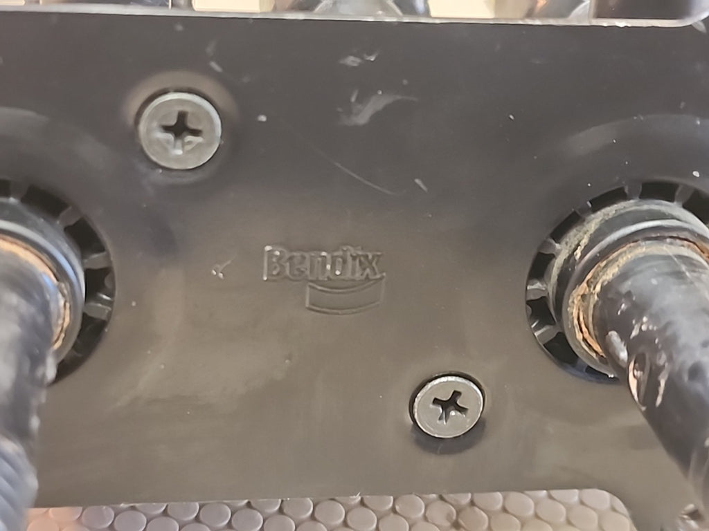 BENDIX AIR BRAKE VALVE 909598