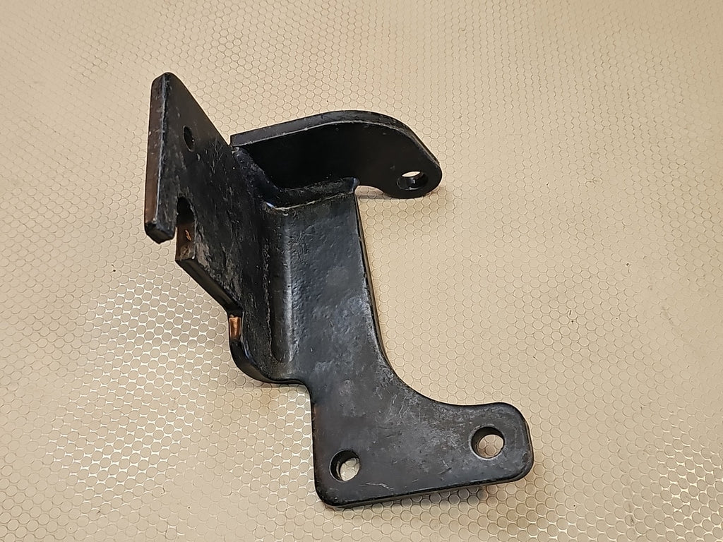 KENWORTH F11-1056 BRACKET-COMPRESSOR FREON?