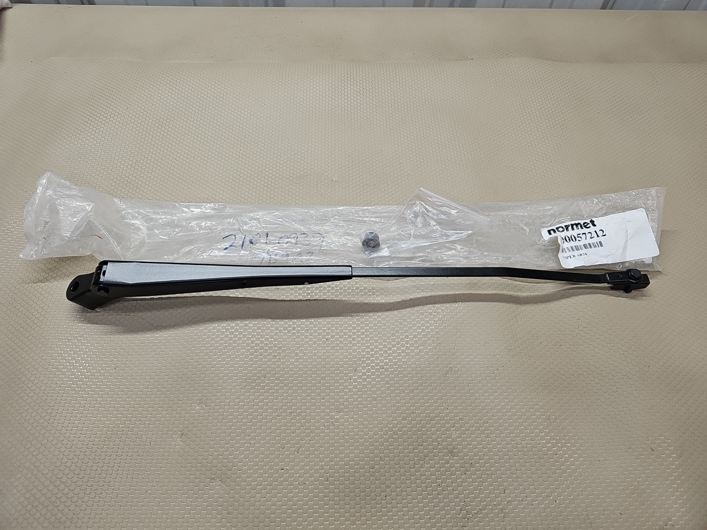 NORMET OEM  Wiper Arm 100057212