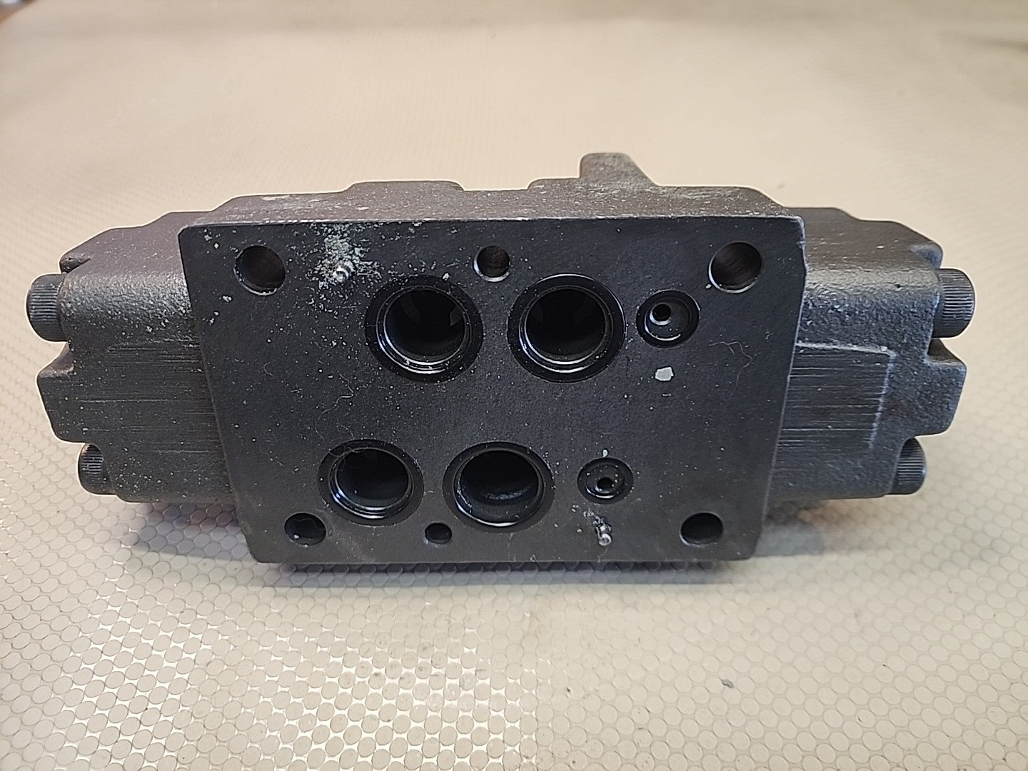 Denison A3D03 35 A46 0503 20D1W01338 Valve A3D03 35 A46 0503
