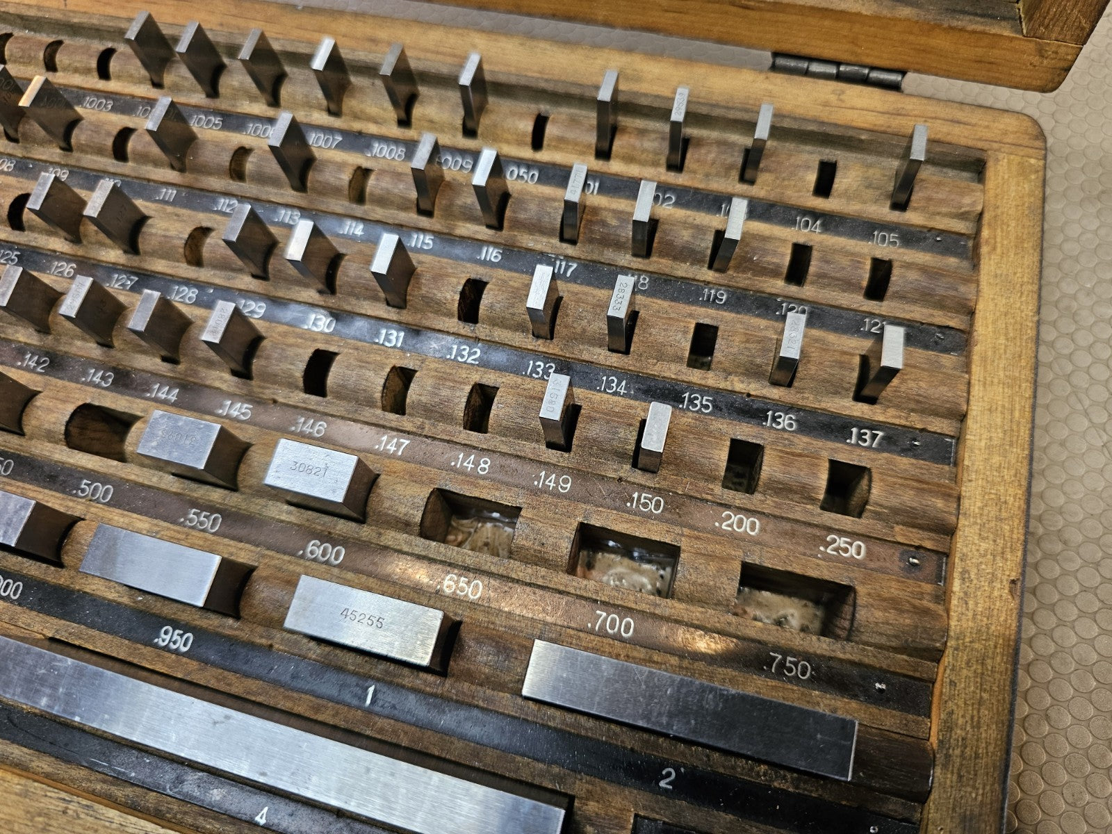 JIT Gage Block Set 81 (79) Pieces, .050 To 4" JAPAN Grade 3 w/wood case