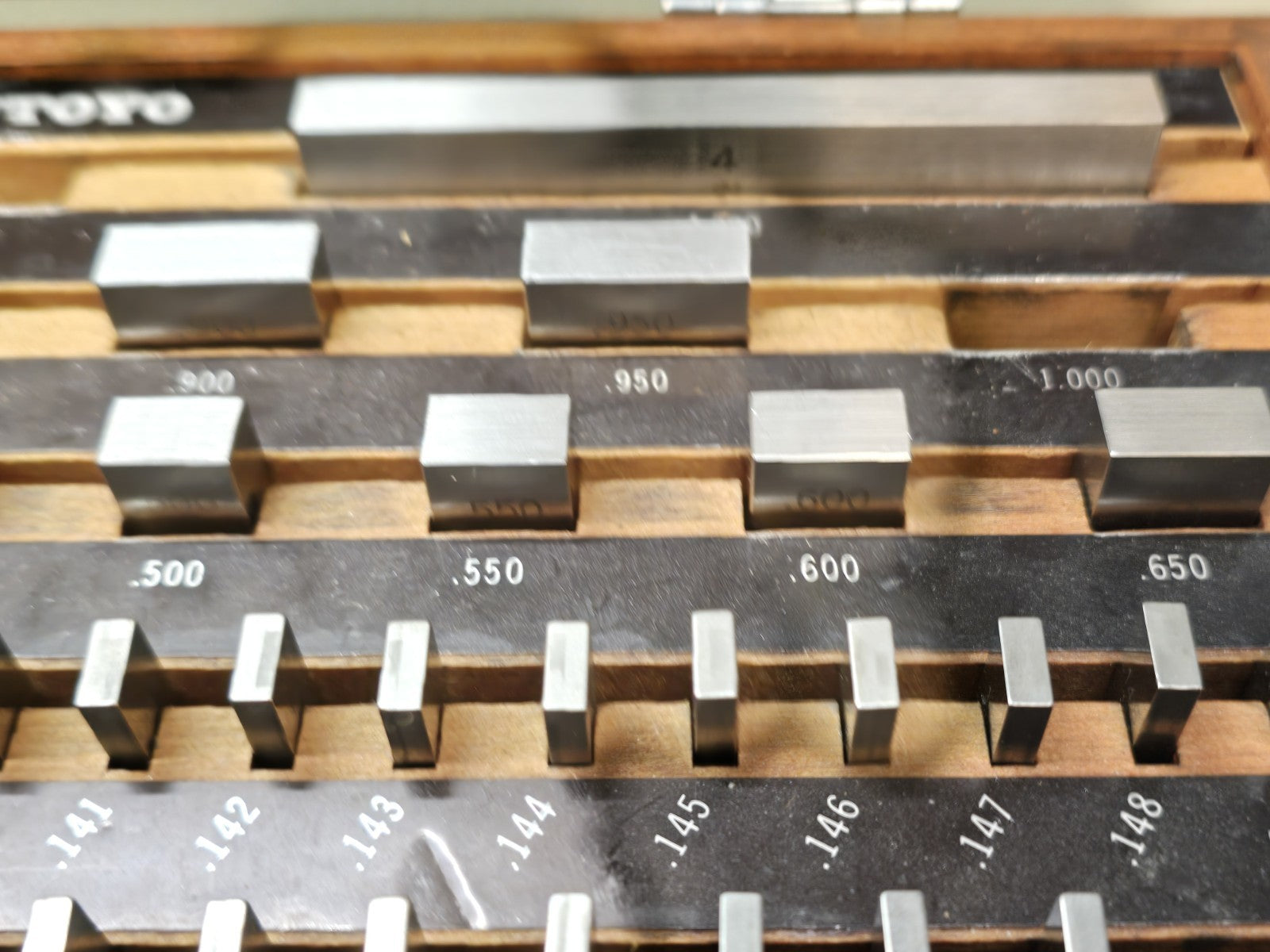 MITUTOYO GAGE BLOCK SET 516-902 BE1-81-2  GRADE 2 Incomplete