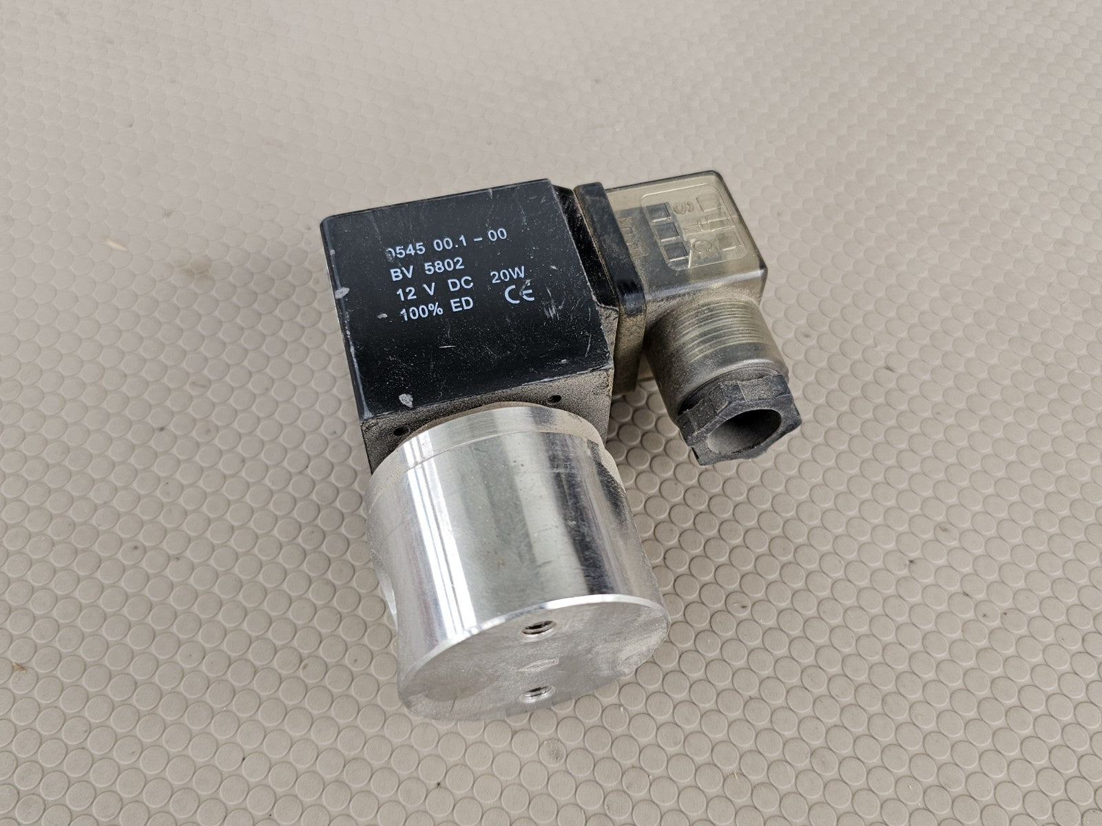 NEW STC 2S050 2-way solenoid valve 3/8