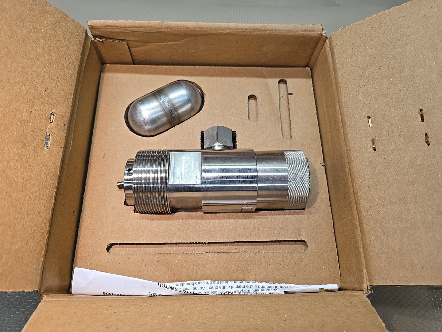 NEW Kenco KEFS KEFS-2-SPDT5 Electric Float Switch 2" NPT Magnetic Level 