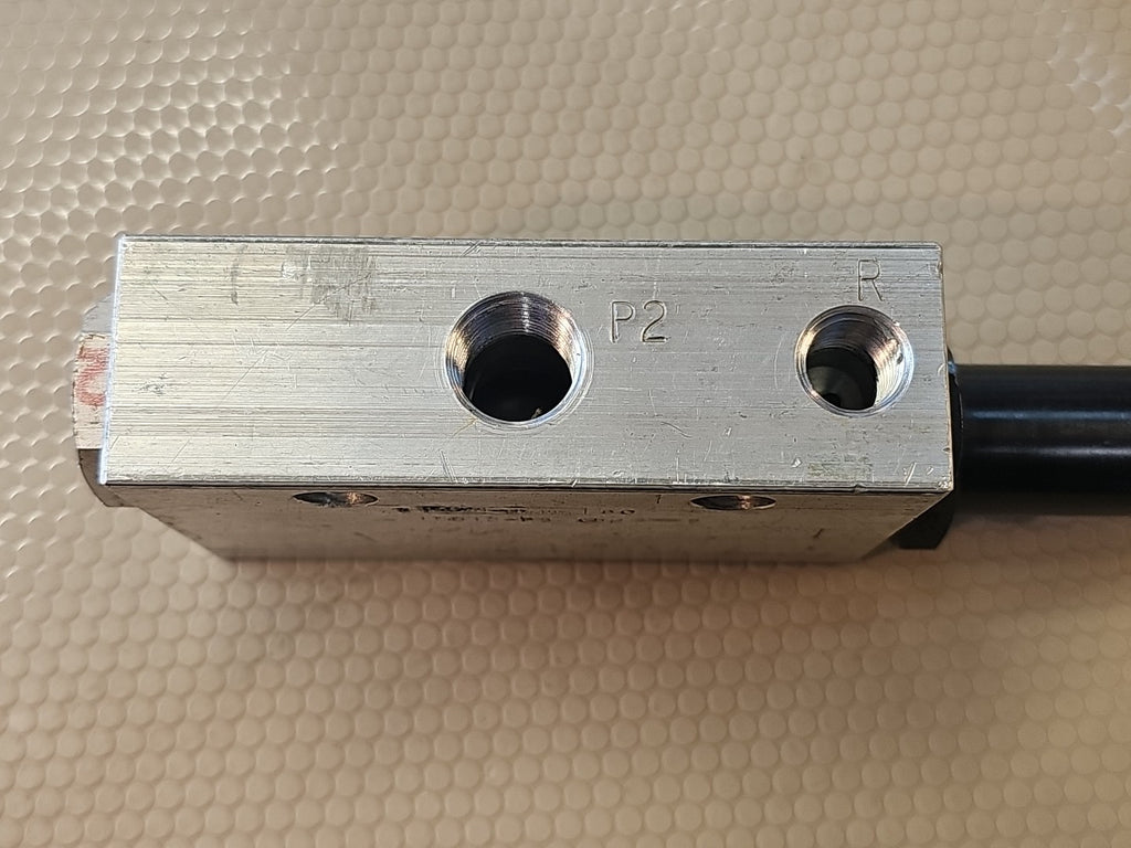 Fluid Controls Inc. Valve 1SD12-P3-6S Regulating Fluid Pressure Valve