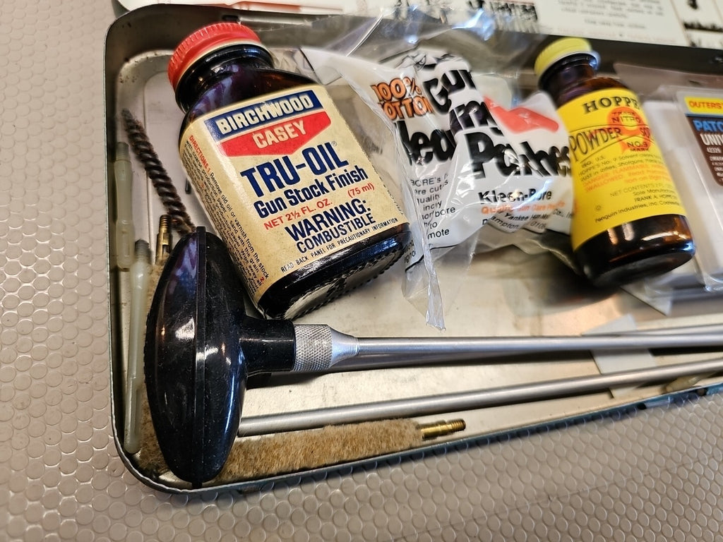 Vintage Outers Gunslick Rifle Kit Cleaning Green Metal Case *Rare*