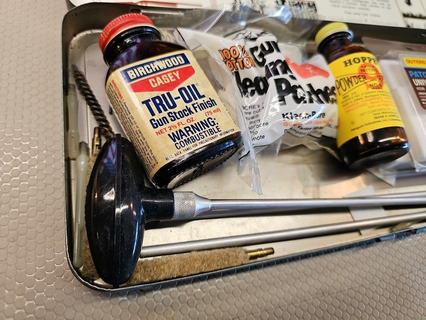 Vintage Outers Gunslick Rifle Kit Cleaning Green Metal Case *Rare*