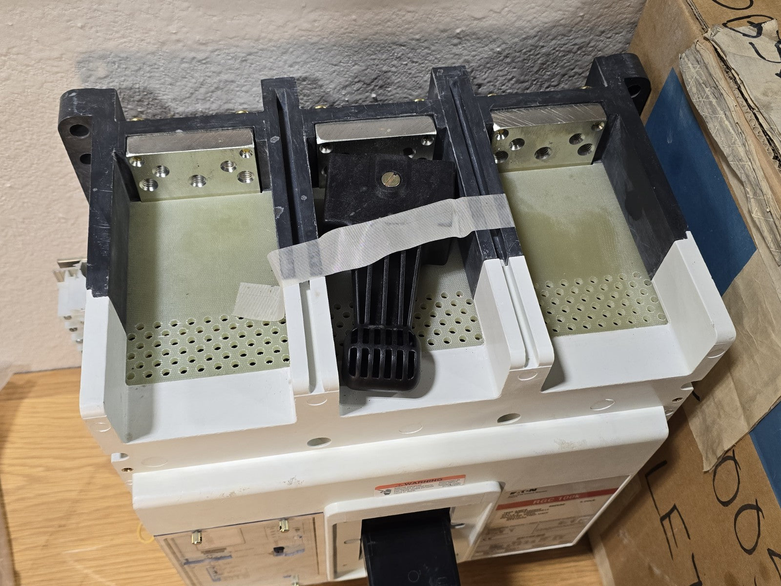 Eaton RGC316036E SER C Molded Case Circuit Breaker 100K - 1600 Amp 3 Pole *NEW*