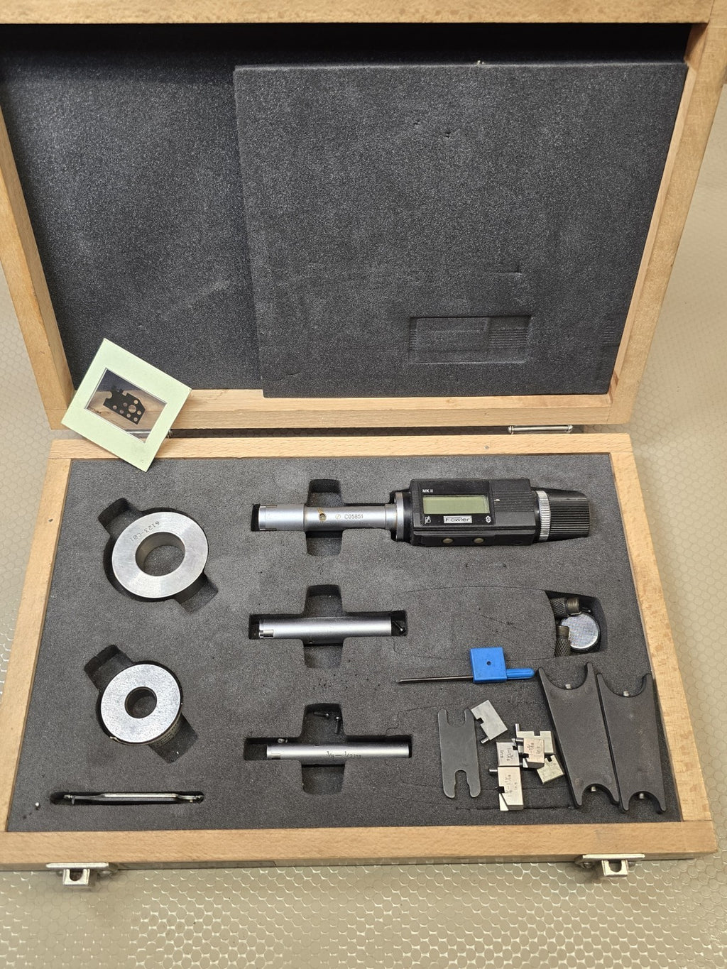 Fowler Digital Internal Micrometer .375-.750 Set Bluetooth Bore Micrometer 3pc