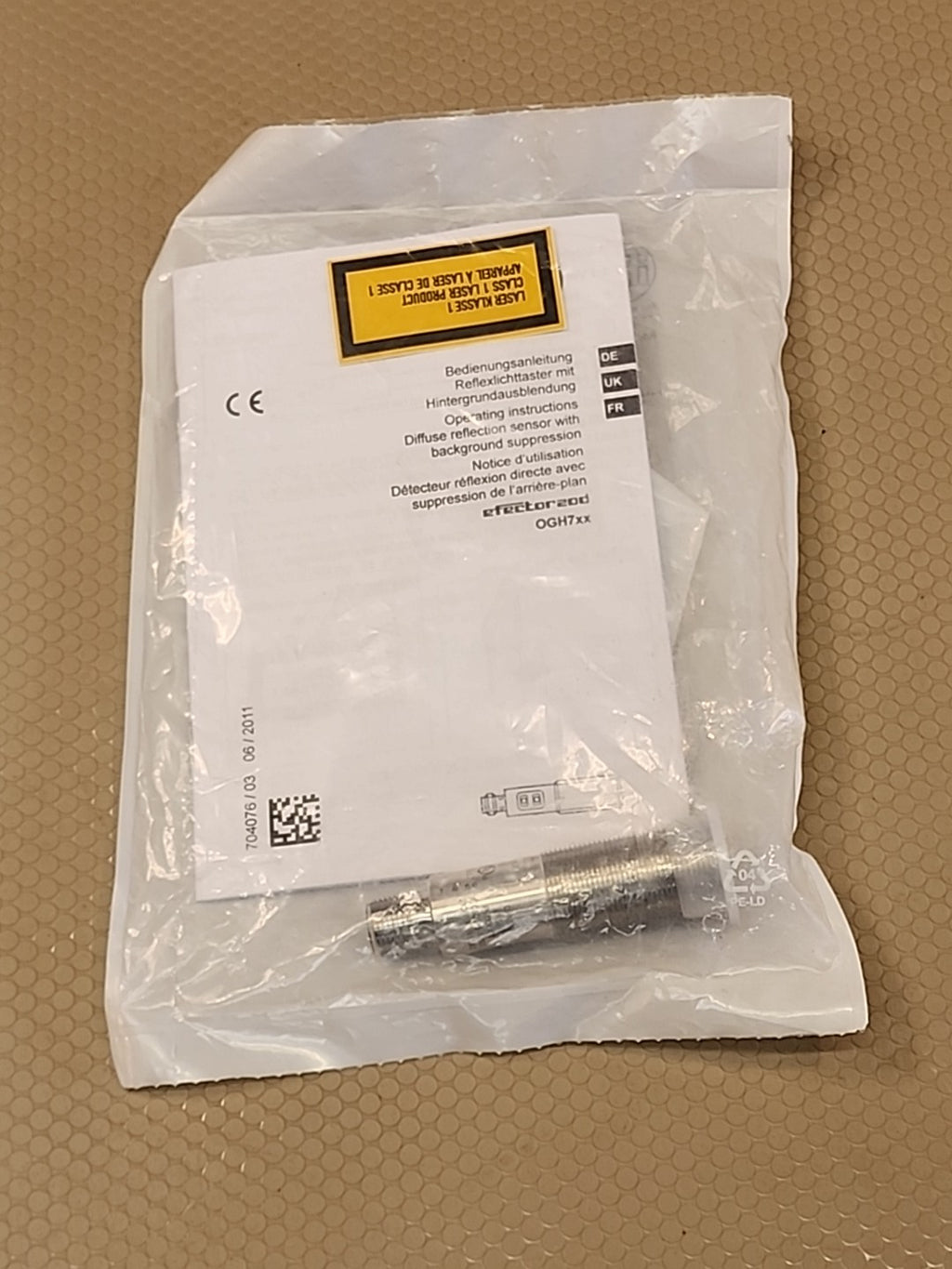 IFM OGH700, LASER DIFFUSE REFLECTION SENSOR, OGHLFPKG/US100, NEW* 