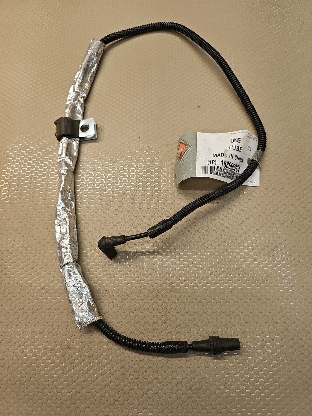 NEW Navistar GENUINE OEM INTERNATIONAL TUBE #1886962C4
