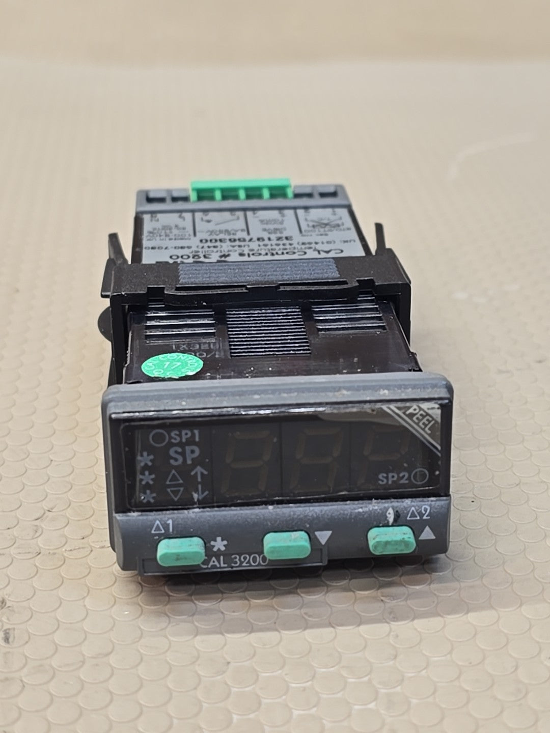 CAL CONTROLS TEMPERATURE CONTROLLER 3200