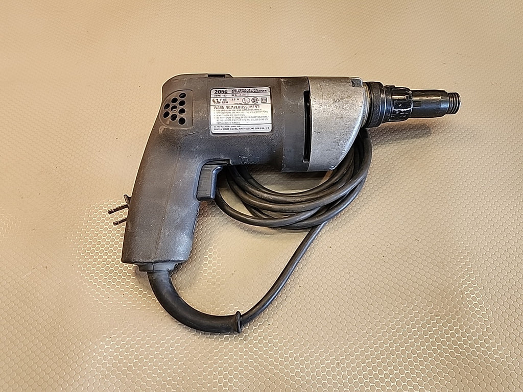 Black & Decker 2050 Type 103 VSR Drywall Scrugun Screwdriver 900 RPM 5.0A