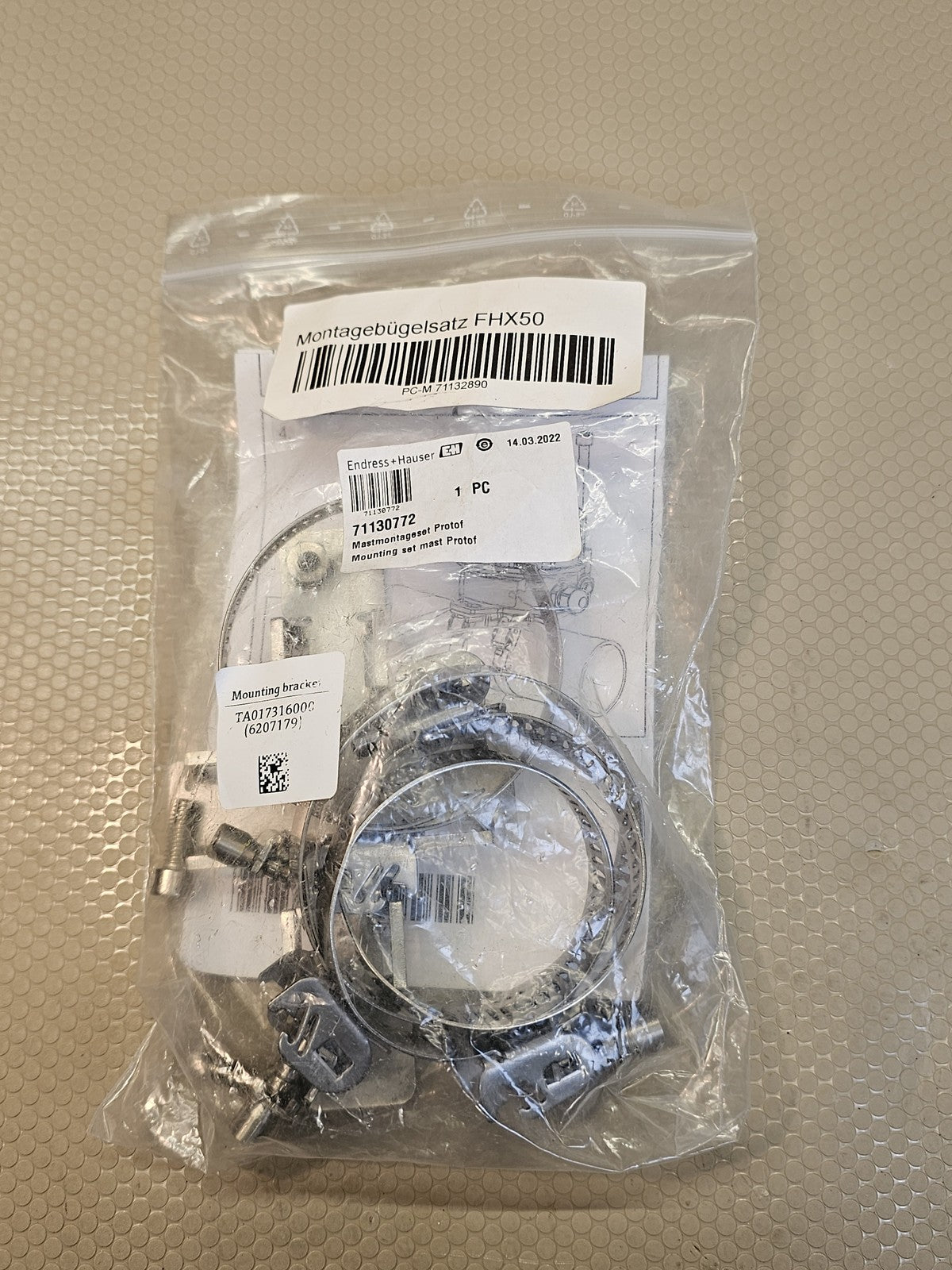 Endress+Hauser 71130772 FHX50 Mast Mounting Set Protof New Sealed
