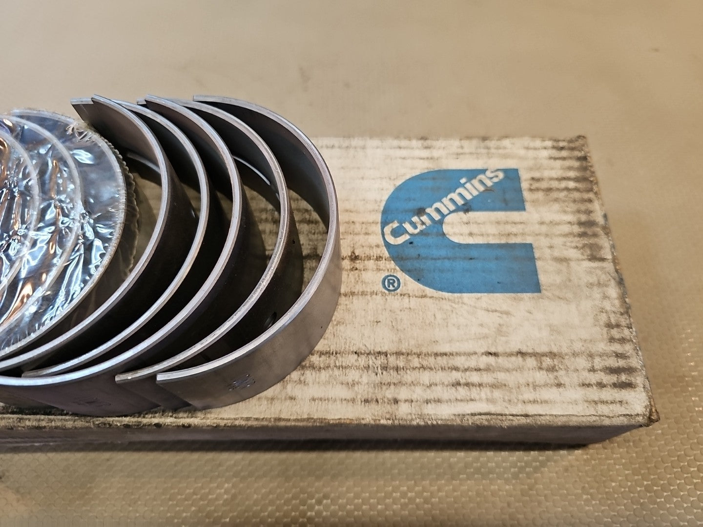 Cummins Genuine OEM 3801261 Main Bearing 0.010 Set 3801261