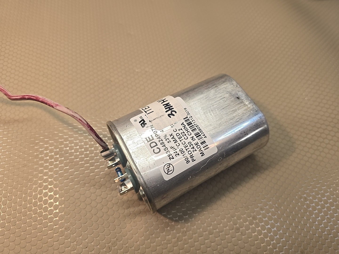 Advance Md2409-100 Oil-Filled Hid Capacitor, 24 Uf, 480V, Oval *Blemish*