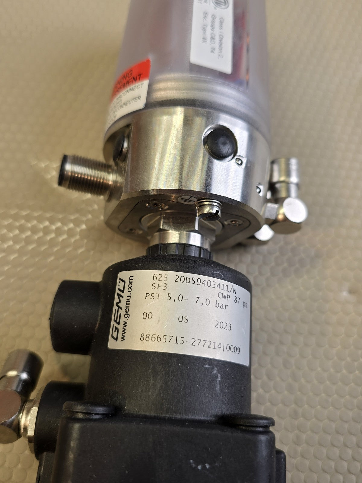 GEMÜ 625 Pneumatic Diaphragm Valve DN20 w/ GEMÜ 4242 Combi Switchbox Positioner