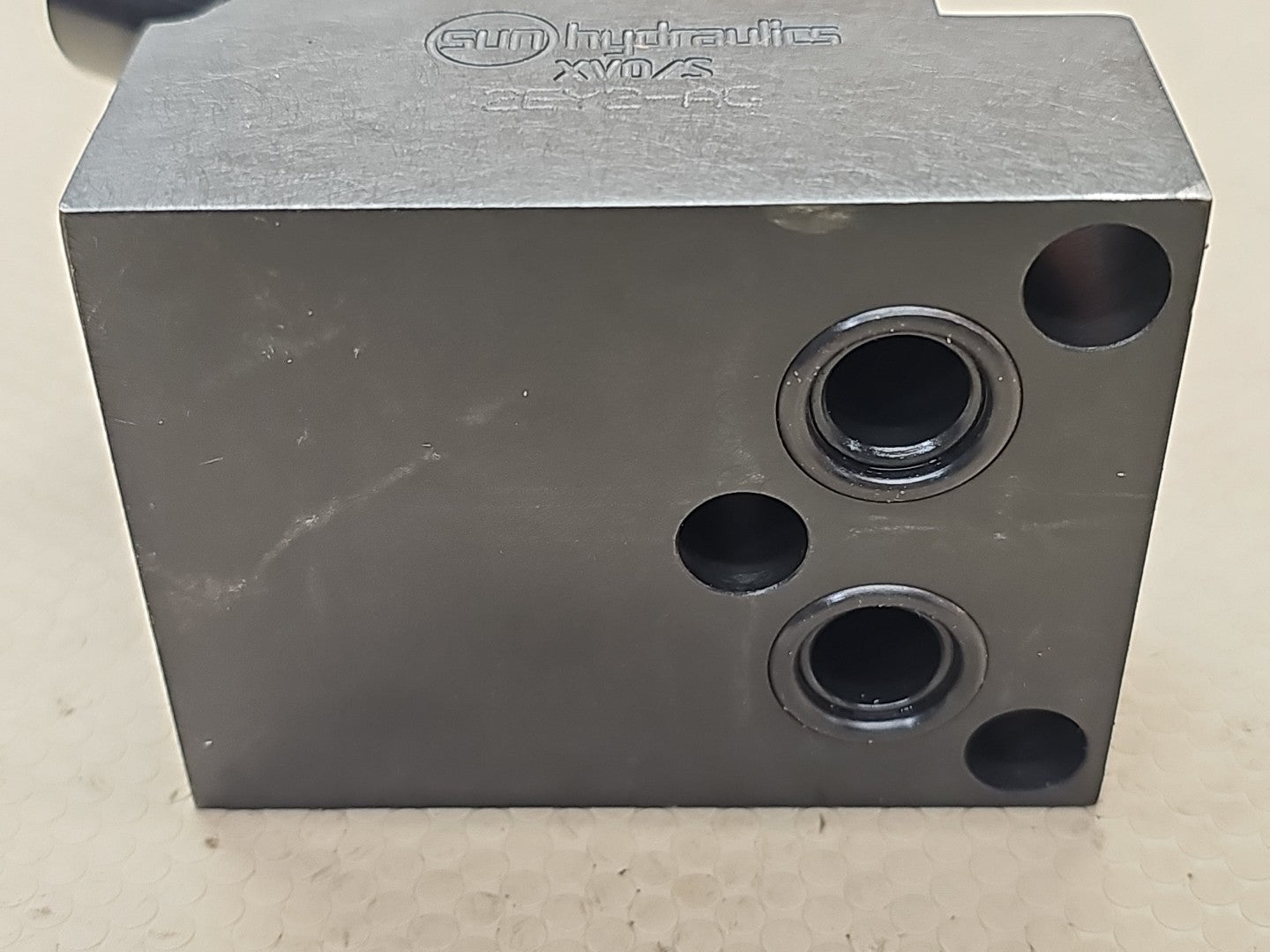 Sun Hydraulics Valve , C/B Dual 1M - 4M 2EY2-AG
