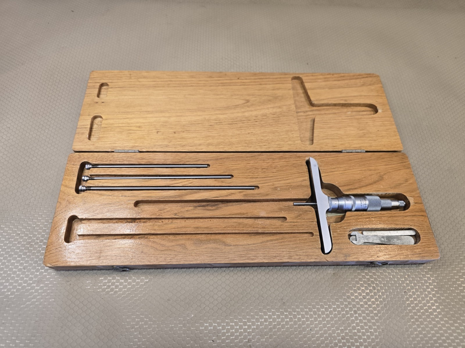 Scherr-Tumico Machinist Micrometer Depth Gauge Set w/6x Rods & Wooden Case