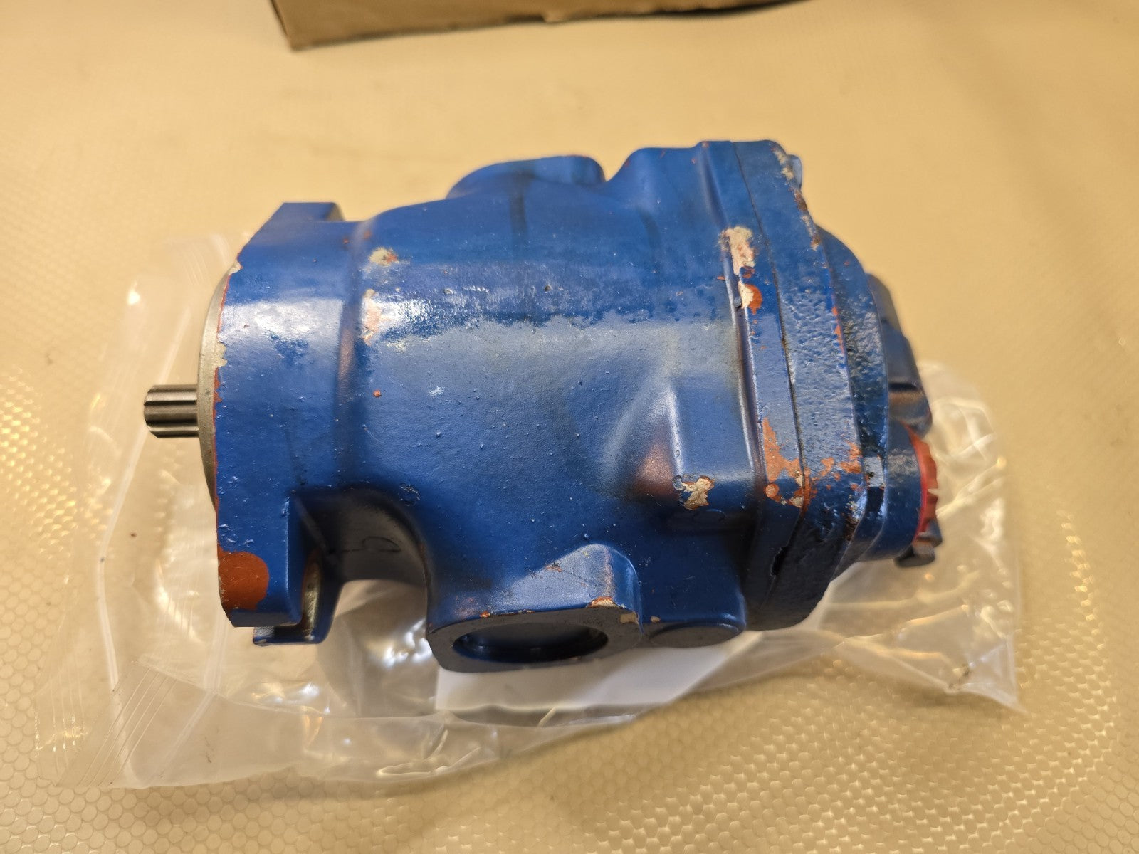 EATON DANFOSS Hydrostatic 70122-RBN RBB Medium Duty PISTON PUMP $3400 MSRP