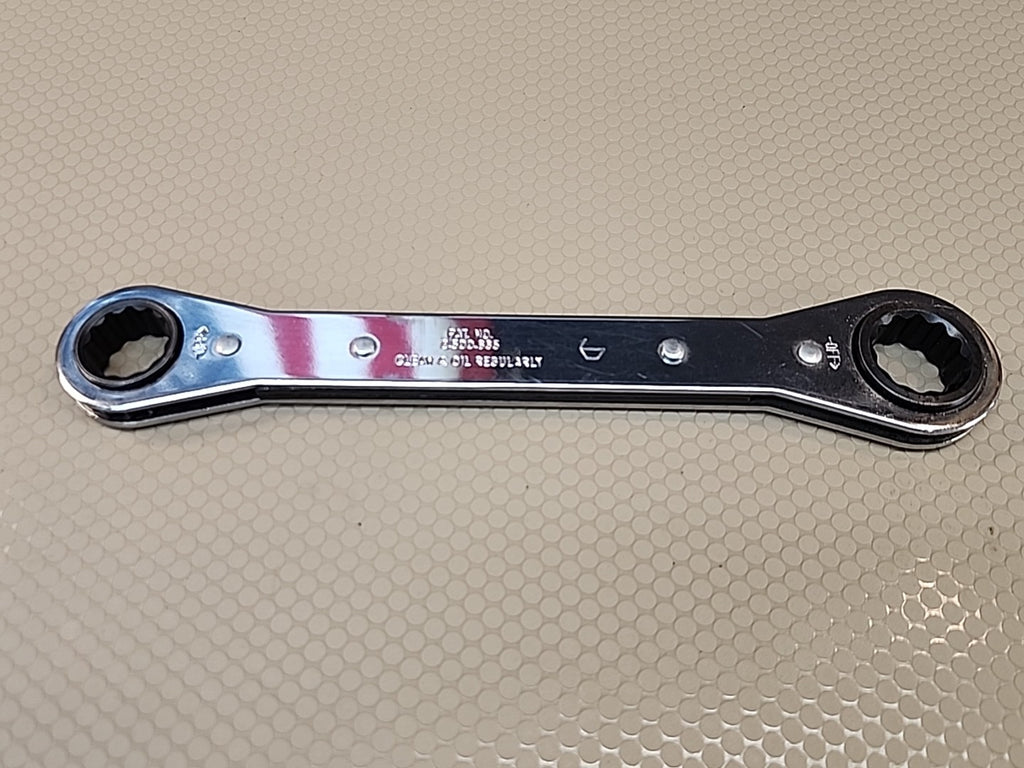 Snap On  R2022C 5/8–11/16"  12 Point Standard 0°  Offset Ratcheting Box Wrench