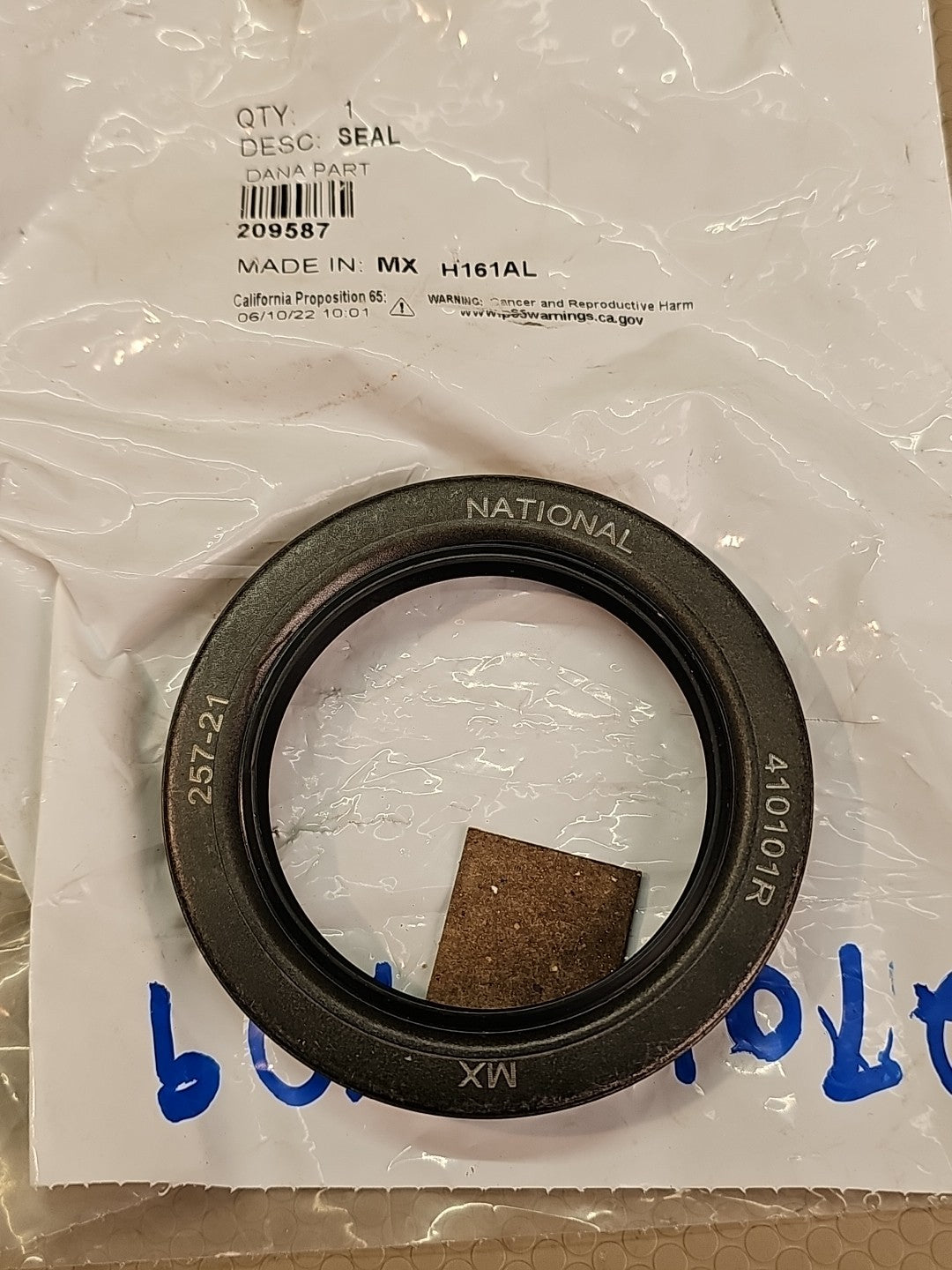 Dana 209587 Dana Spicer Oil Seal