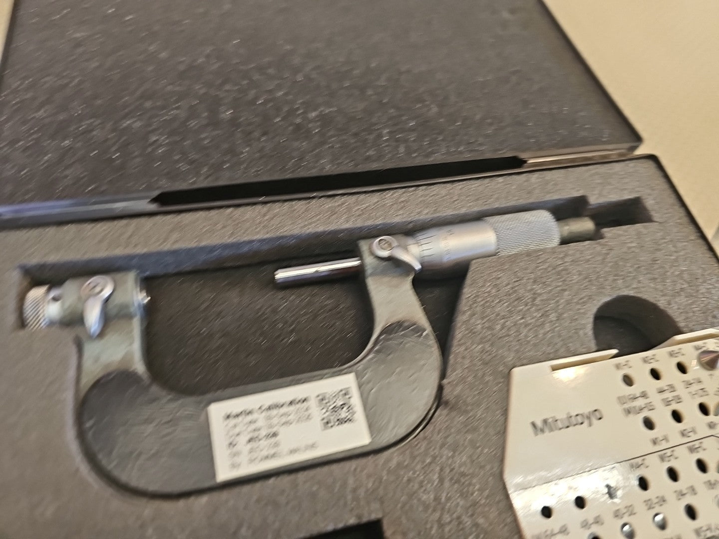 MITUTOYO THREAD MICROMETER 1"-2" MITUTOYO 126-138 W/ANVILS 