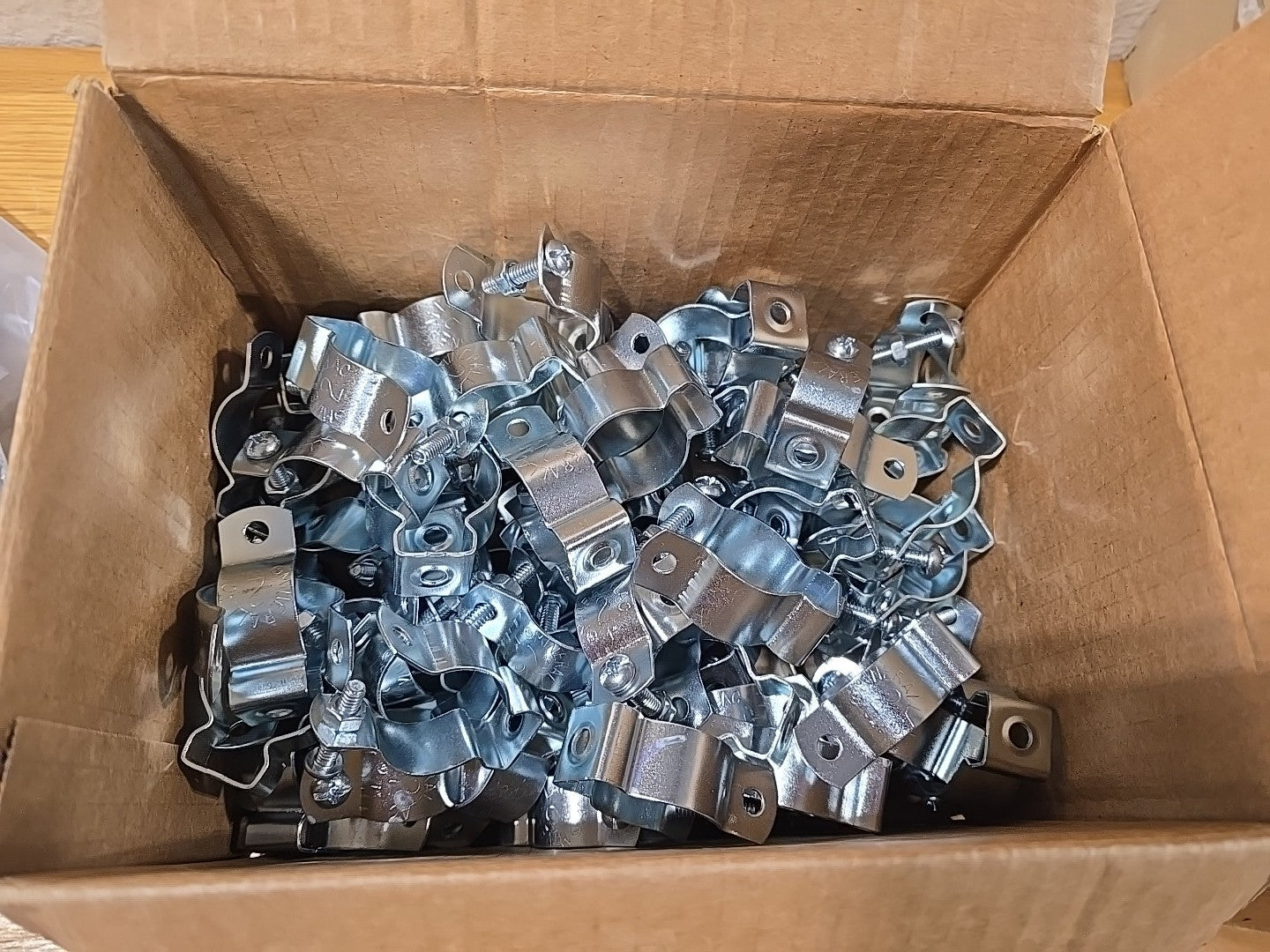 Minerallac 2B Rigid Conduit Fittings ~100 Piece Box