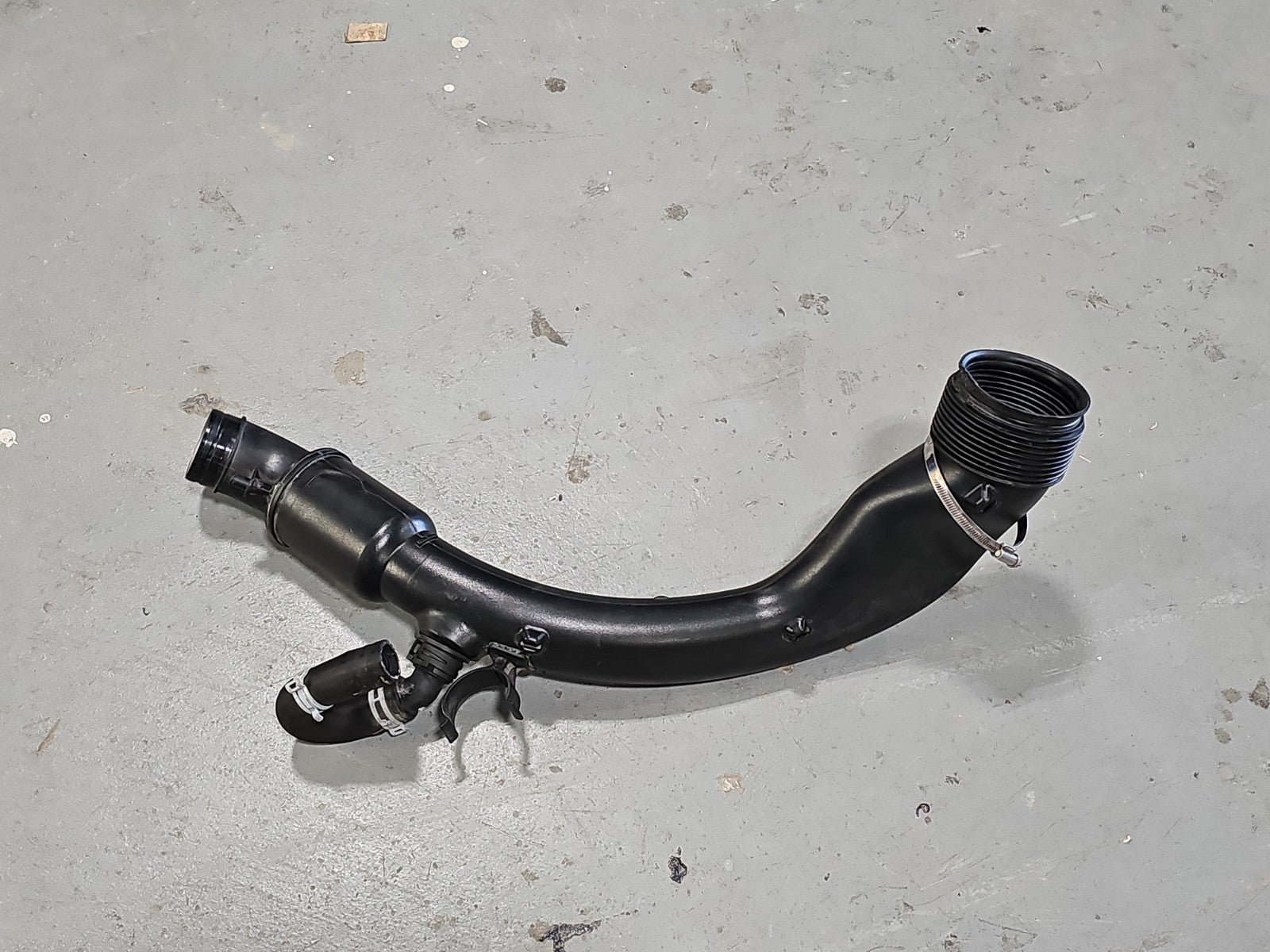 Porsche OEM 911 99111002372 Air Pipe Inlet Manifold For Air Supply