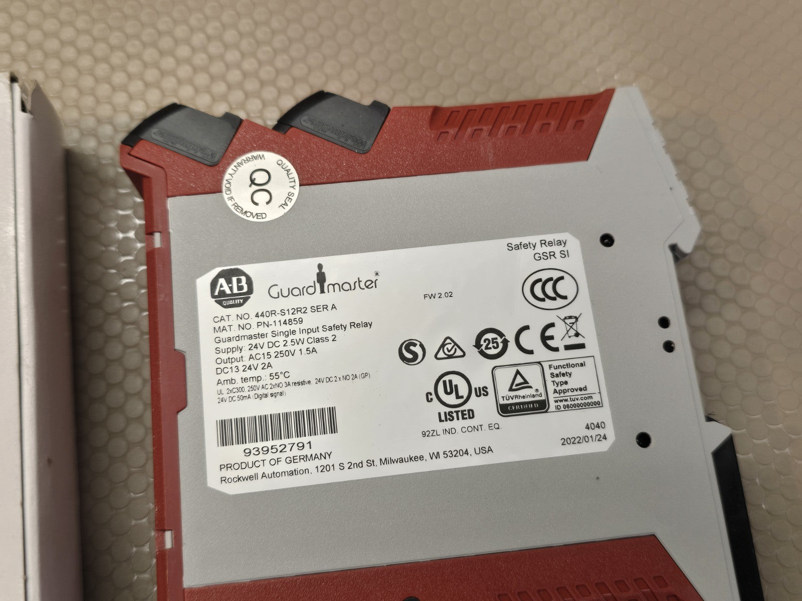 Allen Bradley 440R-S12R2 Ser A Safety Relay *NEW*