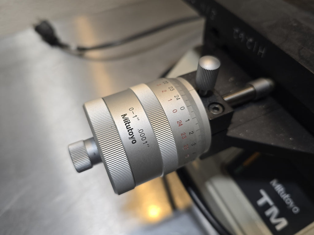 Mitutoyo Toolmakers Microscope TM 176-811A With 176-203 Twin Illumination *MINT*
