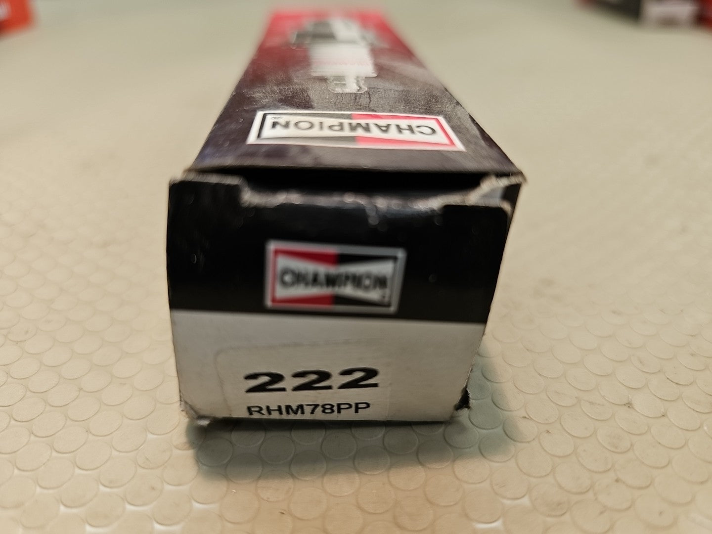 1 Peice- Rhm78pp Champion Spark Plugs  222