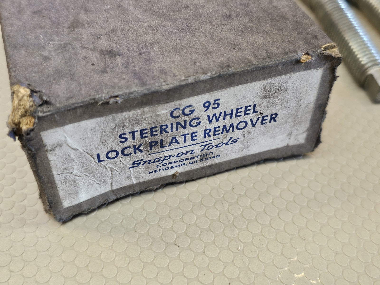 Vintage Snap-on Tools CG-95 Steering Wheel Lock Plate Remover  in Box