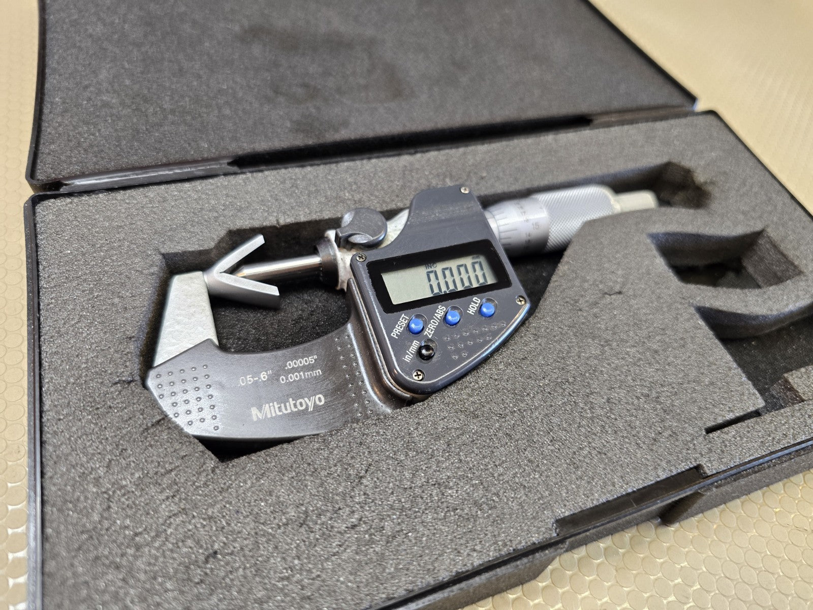 Mitutoyo 314-361-30 - Digimatic  Mic V-Anvil .05 to .6"/.00005 SPC + Setting Std
