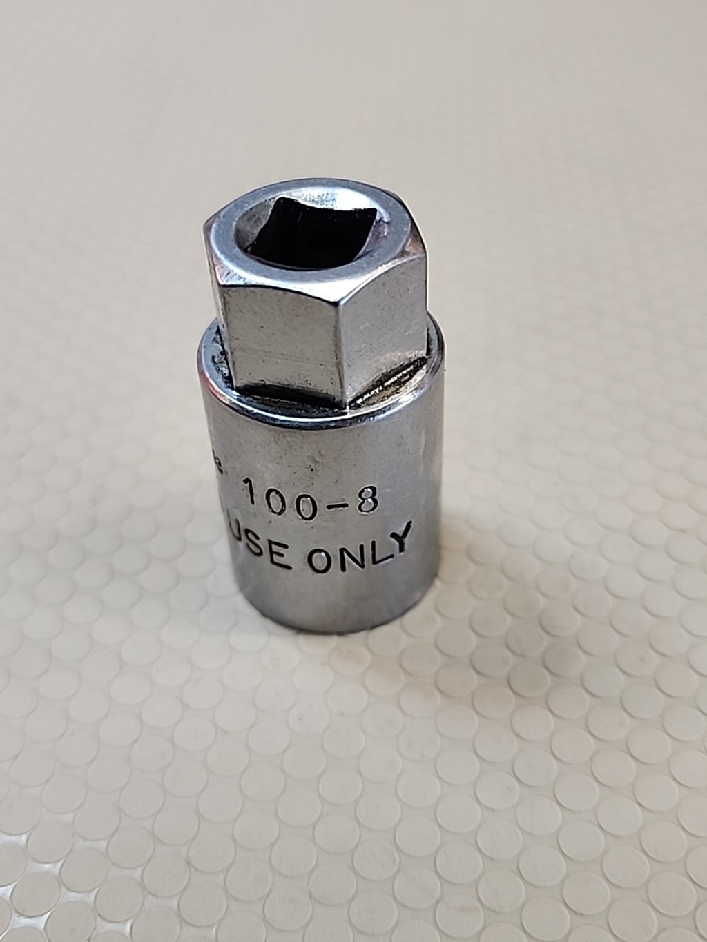 AST 100-8 Socket For Hand Use Only