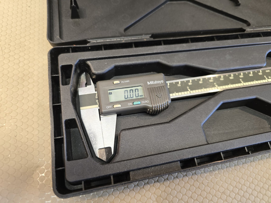 Mitutoyo 500-133 CD-6"B Digimatic 0-6" Digital Caliper with Case