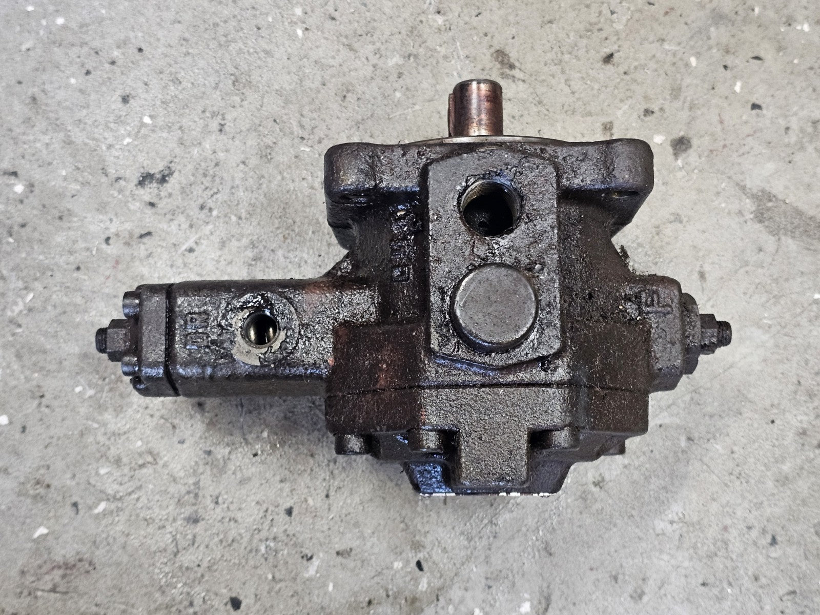 1PCS YUKEN Hydraulic Variable Vane Pump SVPF-30-35-20