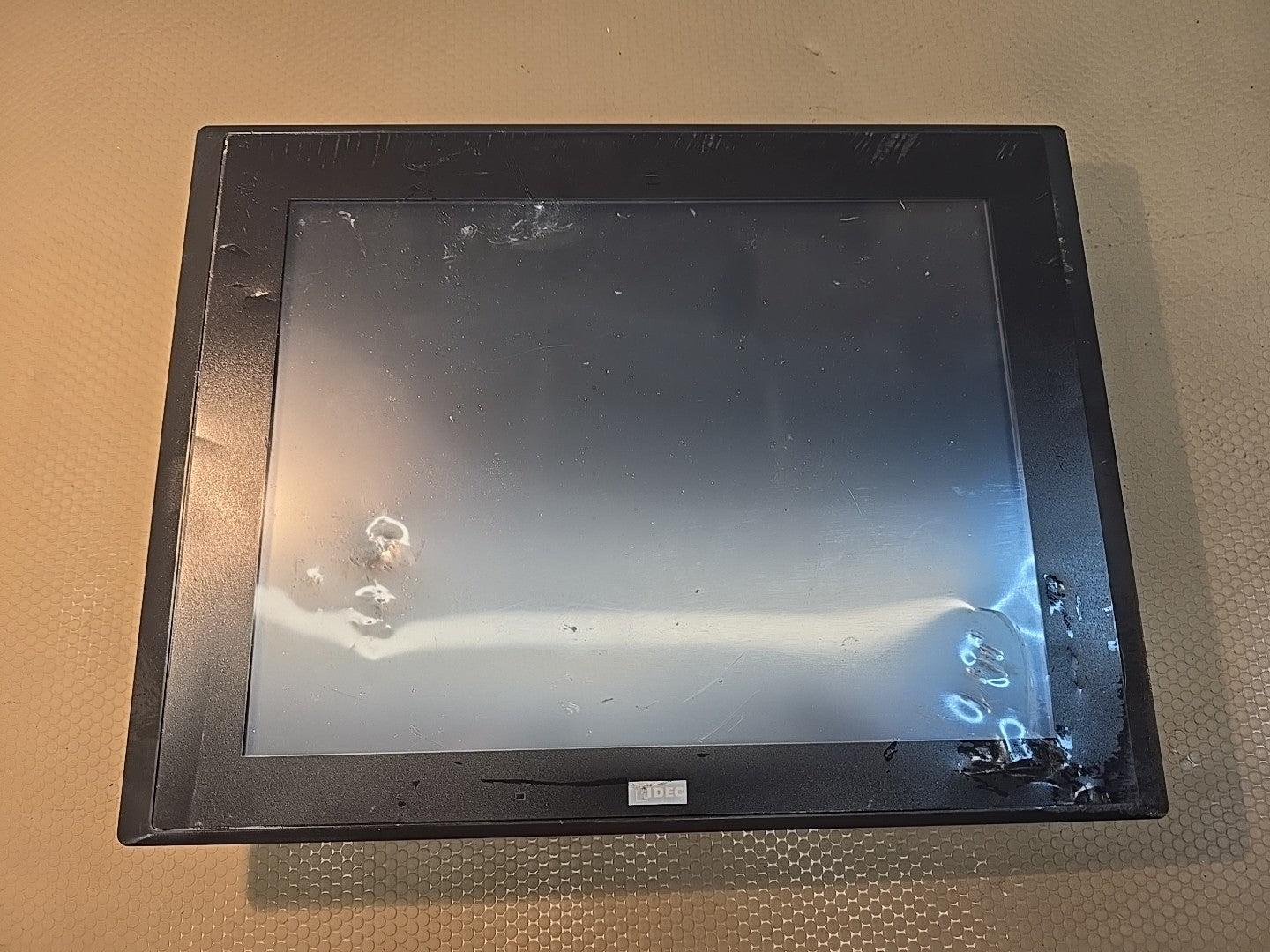 Idec HG4G-CJT22MF-B Touchscreen Operator Interface 24Vdc 27W Class2 (8.5.5)