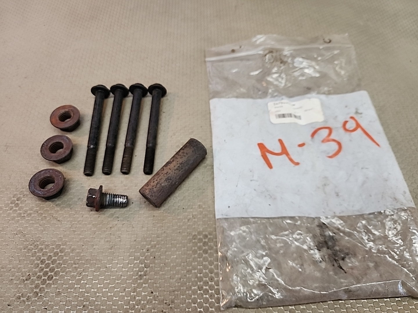 CUMMINS SPACER MOUNTING EXHAUST 3679445