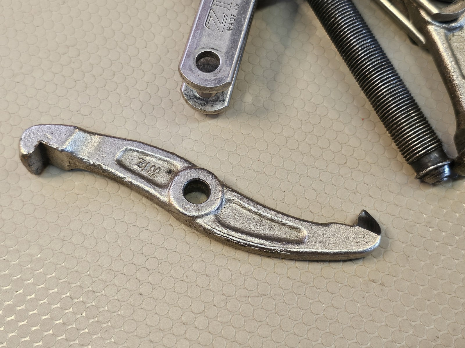 Vintage Zim Gear &Wheel Puller No.630 Reversible Jaws. 